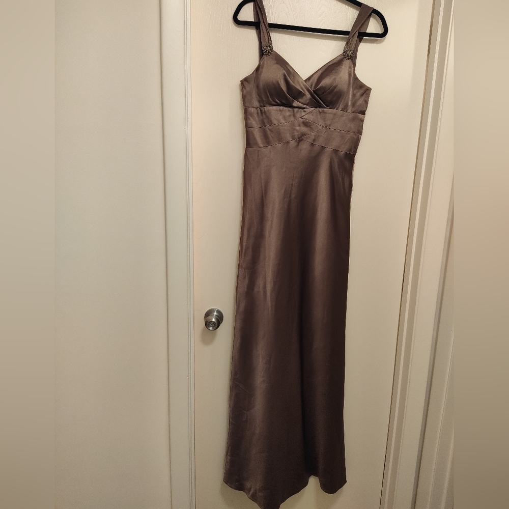Elegant Grey Satin Dress 4